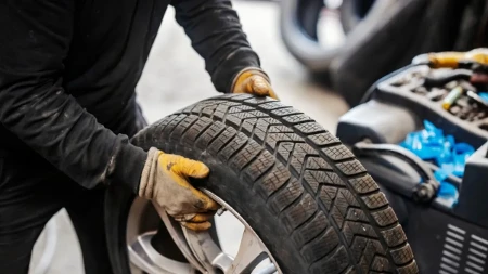 Kupujete nove gume - mehaničar upozorava na oznaku koju vozači često ignorišu