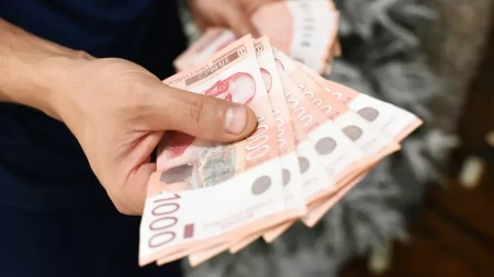 Stižu veća primanja pred kraj godine - detaljna projekcija skoka zarada od decembra