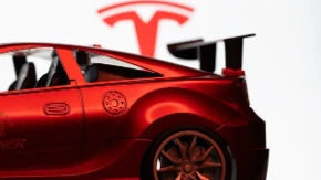 Tesla predstavlja novi model sportskog automobila - brzinu od 0 do 100 dostiže za manje od sekunde 