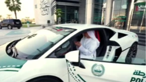 A u Dubaiju, policajci su dobili lamborginija za službeno vozilo 