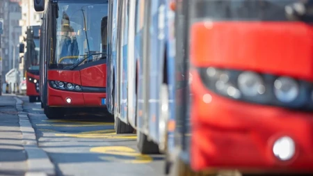 Zbog glasne muzike u autobusu kazna do 120 evra - da li će i Srbija uvesti ovo pravilo?