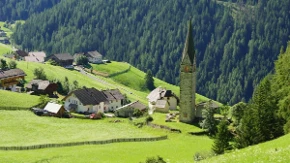 Koliko samo izgleda kao skupo zimovalište - mesto u Dolomitima koje privlači turiste tokom cele godine