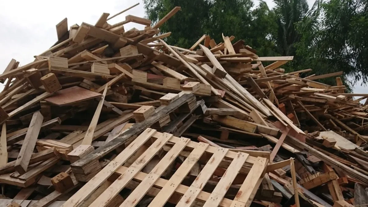 Srbi ih bacaju, a zarada može biti ogromna - prodaja polovnih paleta je veoma unosan biznis