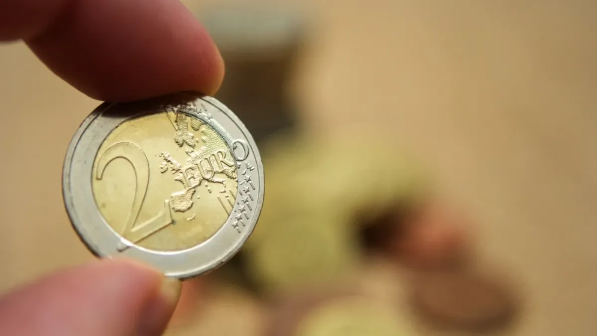 Za ovu kovanicu od dva evra Vladimir traži 4.000 evra - u zamenu mu nude zlato, srebro i automobil