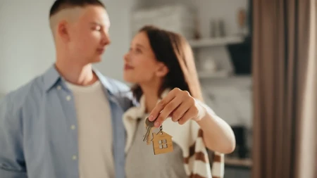 Država povećala ulaganja na 900 miliona evra, na hiljade mladih ostaje u Srbiji