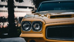 Mislite da milioneri voze samo skupe automobile - šta se zaista krije u njihovim garažama
