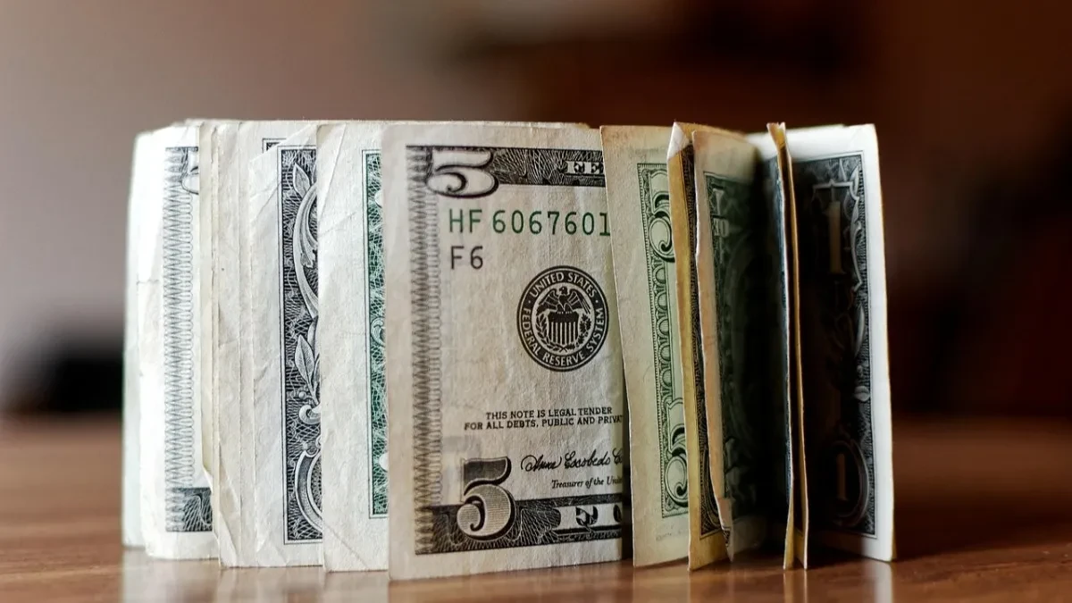 Dolar sve jači - investitori čekaju potez američke centralne banke