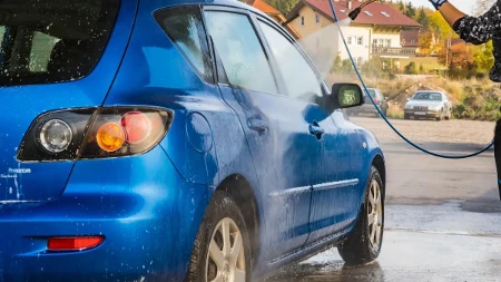 Vruće kočnice i hladna voda - greška koju vozači prave odmah nakon puta može skupo da košta