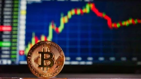 Bitkoin pao ispod 75.000 evra - itirijum skliznuo još više, jedna kriptovaluta izgubila 7,31 odsto
