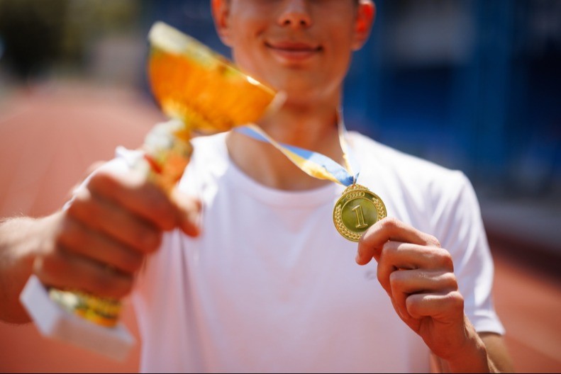 Skandal na Zimskim olimpijskim igrama - medalje pucaju i lome se, organizatori priznali grešku