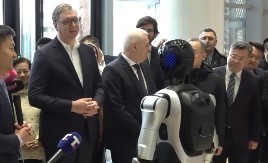 Vučić na prezentaciji humanoidnih robota (VIDEO)