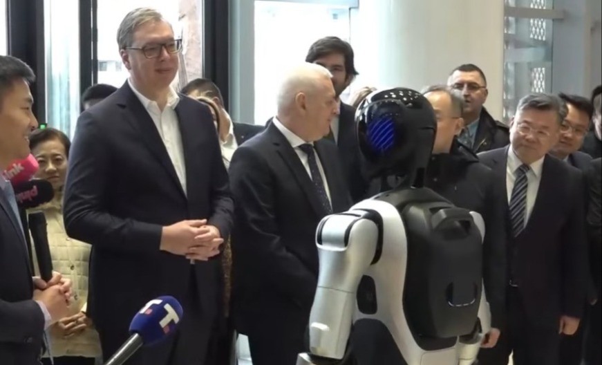 Vučić na prezentaciji humanoidnih robota (VIDEO)