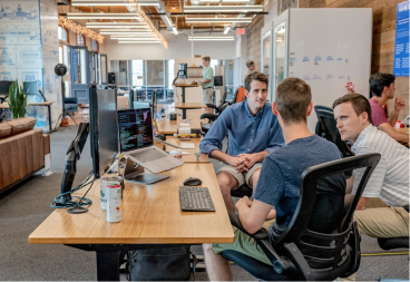 Kriza zavladala i u "najsrećnijoj zemlji na svetu" - Ljudi sa diplomom se prijavljuju za poslove dostavljača 