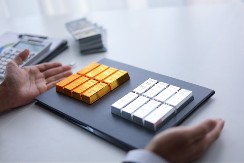 Broker otkriva kako sukobi i energetska kriza utiču na zlato i investitore