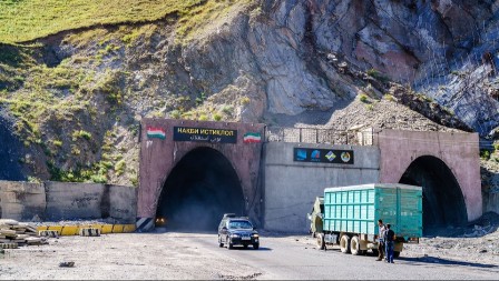 Najopasniji tunel na svetu - nema osvetljenje niti ventilaciju, a vožnja kroz njega je zastrašujuća