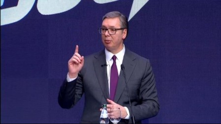 Vučić u Kotraži: "Izgradićemo puteve, otvoriti nova radna mesta, posebno za žene"