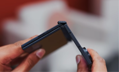 Posle samo tri meseca - Samsung obustavlja proizvodnju trostruko savitljivog telefona