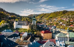Nekada najbogatiji grad u Evropi ima 60 jezera - nalazi se u krateru urušenog vulkana, a mnogi nikada nisu čuli za njega