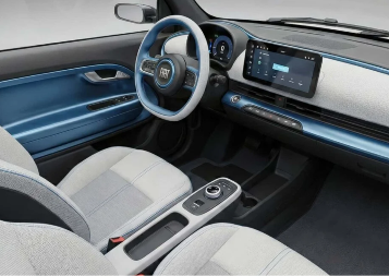 Legendica živi - Peglica za 21. vek je mali praznik za oči (FOTO)