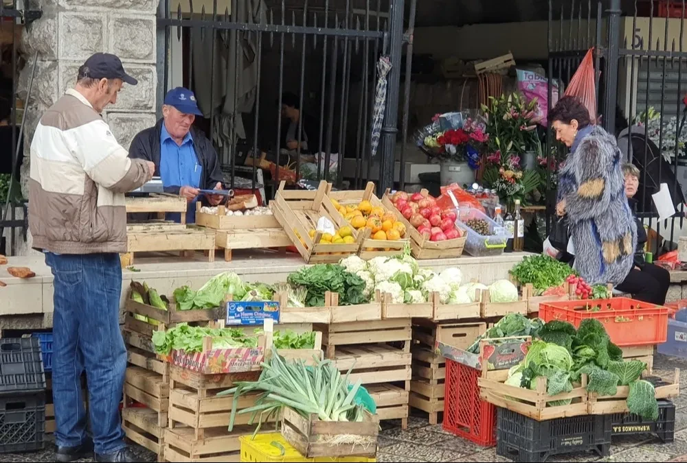Zelena salata poskupela 180 odsto - ukoliko planirate da idete u Crnu Goru, ponesite puno keša
