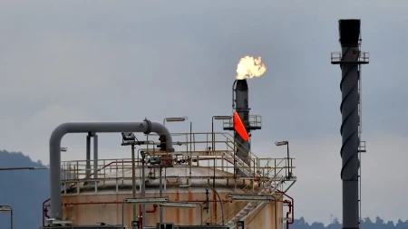 Rat u Iranu prazni skladišta - cena nafte raste iz dana u dan