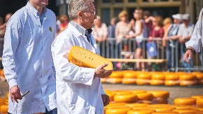 Zbog sira su dva puta proširivali gradski trg - jedistveni događaj i spektakl