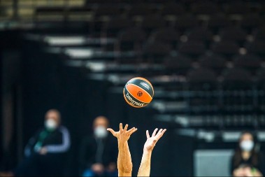 Sve je počelo zbog patika koje nije mogao da pronađe - kako je mladić sa 16 godina pokrenuo biznis