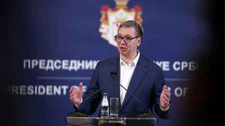 Vučić - Teški pregovori sa MOL Group, rok ističe uskoro