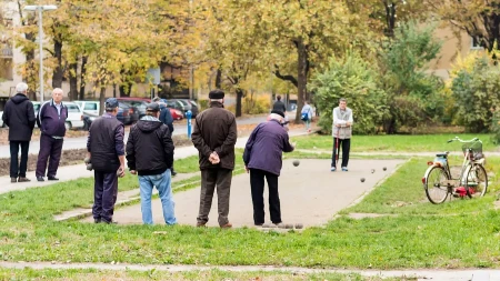 Sve više ljudi odlažu odlazak u penziju - i to za četiri godine