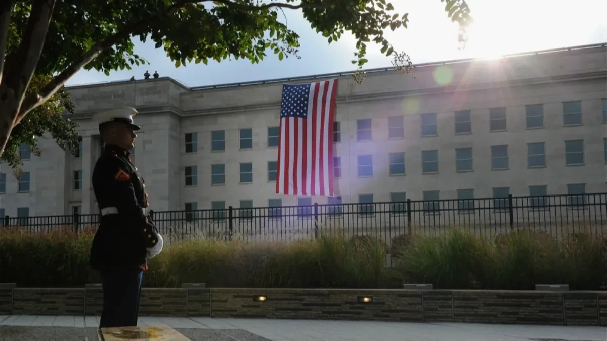 Pentagon okreće privredu ka vojsci - Ford i Dženeral motors potencijalni proizvođači oružja