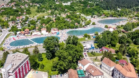 Da li ste znali da se u našem komšiluku nalazi jedini grad na svetu koji ima tri slana jezera