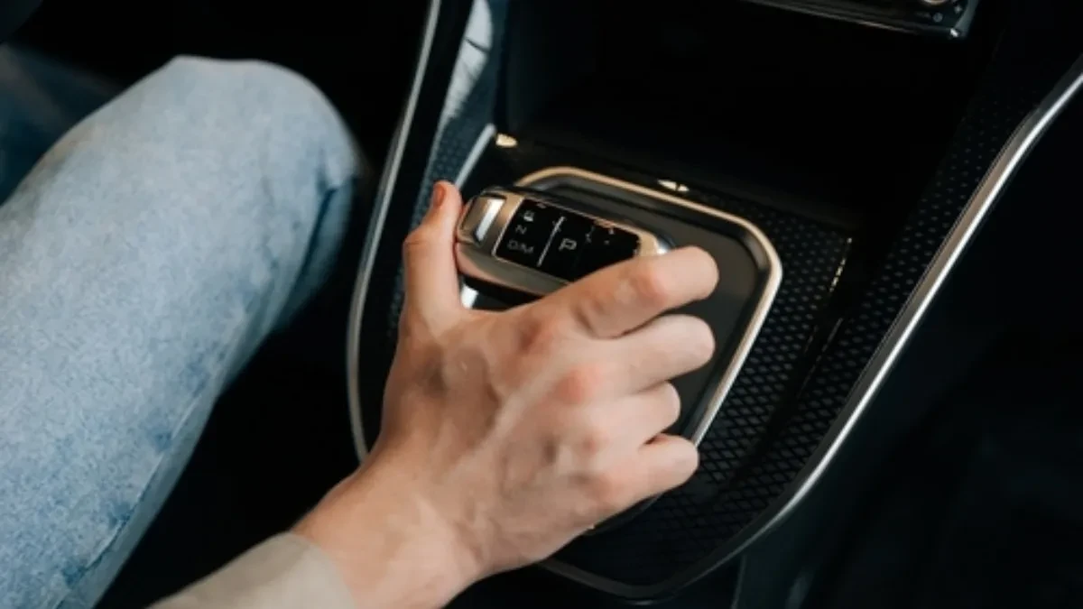 Radite ovo na semaforu? Možete oštetiti automatski menjač, a da toga niste svesni