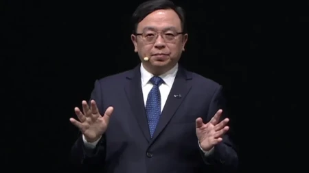 Rođen je u dubokom siromaštvu - kako je dečak bez roditelja pobedio Ilona Maska