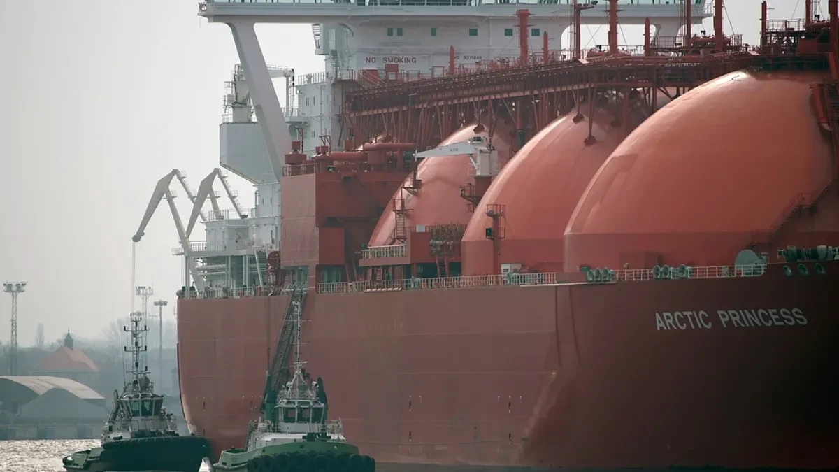 Krenuo im je izvoz - Prvi katarski tanker sa gasom prošao kroz Ormuz