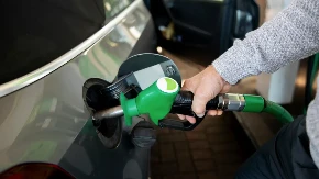 Vlada Srbije produžila je uredbu o smanjenim akcizama za gorivo