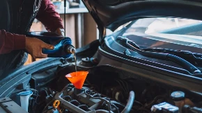 Stiže novi trošak za vozače - motorna ulja drastično poskupljuju, servisi dižu cene