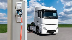 Revolucija na putevima - električni kamion tegljač stigao na srpske puteve