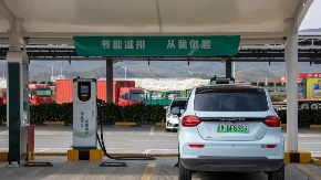 Potpuni preokret - da li se auto-industrija okreće od struje ka benzinu i dizelu