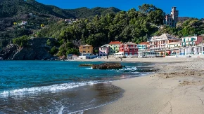 Italijani ga ljubomorno čuvaju - gradić između mora i planina, a masovni turizam ga još nije ni dotakao
