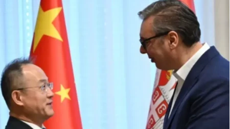 Vučić uoči posete Pekingu - Kina je primer stabilne i snažne ekonomije i važan partner Srbije