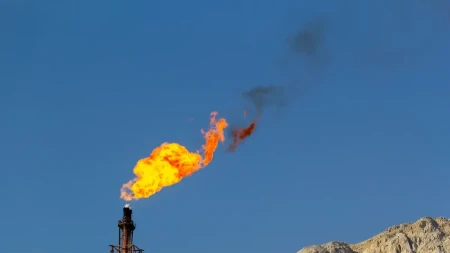 Naftni udar na tržišta - Brent probio 105 dolara, svet na ivici nove energetske krize
