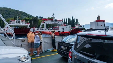 Počinje borba sa kolonama - kako će trajekti u Boki funkcionisati sve do 14. oktobra