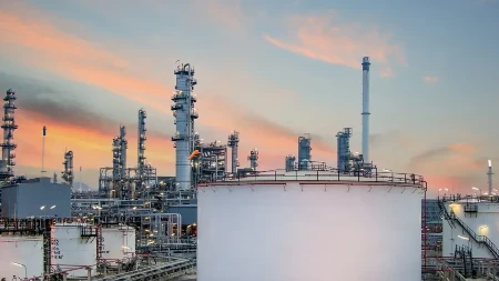 Crno zlato ponovo poskupljuje - investitori strahuju od širenja sukoba, cena nafte odmah skočila