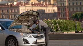 Auto vam stane na putu do mora? Pogledajte cene servisa i šlep službe u Grčkoj