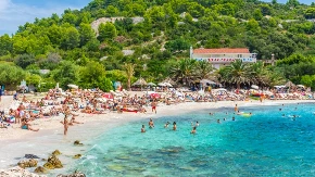 Turisti upoređuju Hrvatsku i Crnu Goru - gde se više isplati letovati
