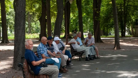 Država sprema veliku pomoć za penzionere - stižu manje cene i veće pogodnosti