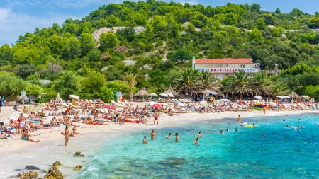 Sezona u Hrvatskoj tek počinje, a za ležaljku ćete platiti čak 100 evra