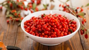 Porodica sa Fruške gore uzgaja "srećno voće" - jedno stablo rađa i do 10 kilograma 