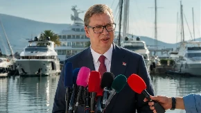 Srpska ekonomija u ekspanziji, mart najbolji platni mesec - Vučić "U aprilu smo imali četiri odsto stopu rasta"