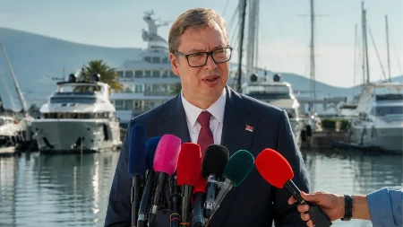 Srpska ekonomija u ekspanziji, mart najbolji platni mesec - Vučić "U aprilu smo imali četiri odsto stopu rasta"